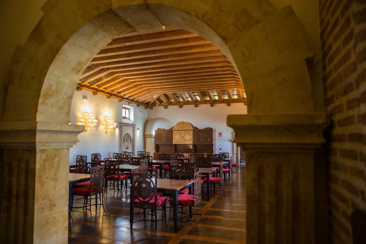 Posada Isabel De Castilla Madrigal de las Altas Torres Exteriör bild